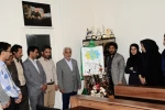 با حضور مدیرکل و معاونت هنری فرهنگ و ارشاد اسلامی استان کهگیلویه و بویراحمد پوستر ششمین جشنواره ملی آئین های نمایشی، نقالی و پرده خوانی در فرهنگ رضوی در یاسوج رونمایی شد 2