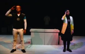 نمایش "منظومه" به کارگردانی علی «فرحناک» کاری از گروه تئاتر«امروز» استان  قم در شهر یاسوج به صحنه می‌رود. 2