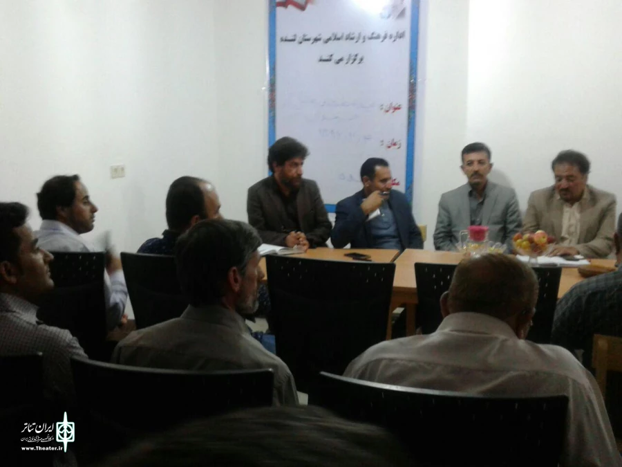 گزارش تصویری نشست  مسئولین اداره کل فرهنگ و ارشاد اسلامی استان با  مسئولین و هنرمندان نمایش شهرستان لنده