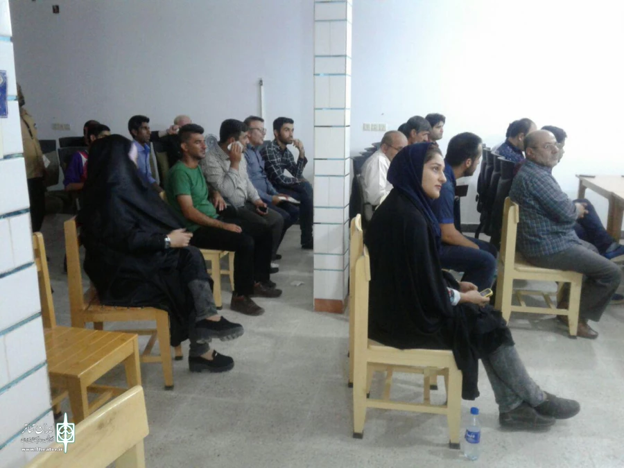 گزارش تصویری نشست  مسئولین اداره کل فرهنگ و ارشاد اسلامی استان با  مسئولین و هنرمندان نمایش شهرستان لنده