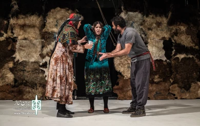 گزارش تصویری نمایش «سرگذشت چند غریق به استشهاد دار و درخت» به کارگردانی «مهرداد علیپور» گچساران