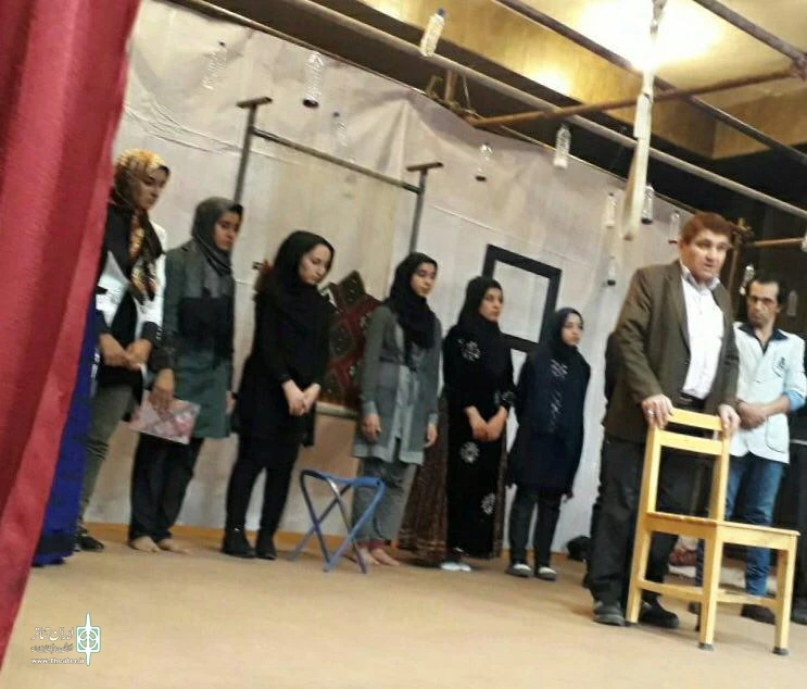 نمایش «چاک و غرمب»از نتایج کارگاه آموزشی بهمئی، به روی صحنه رفت 6