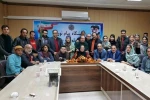 نشست هنرمندان تئاتر