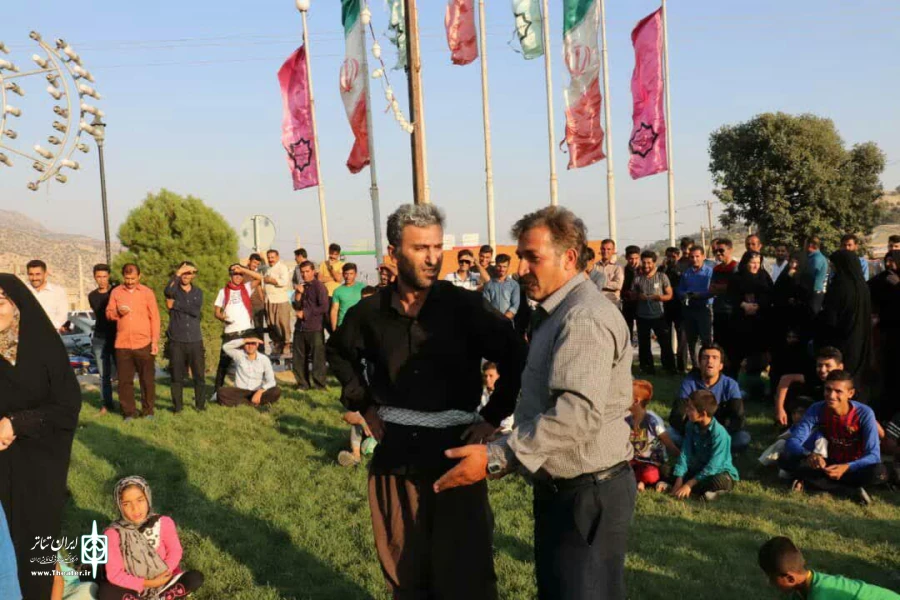 نمایش خیابانی "زَرو" در دیشموک به روی صحنه رفت 2