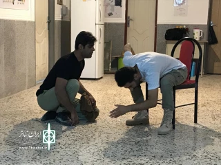 به نقل از انجمن هنرهای نمایشی دنا

آغاز تمرینات نمایش «بالستیک زخم»  به کارگردانی کلثوم باباملکی
