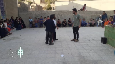 نمایش خیابانی «خودکشی ممنوع » در دیشموک و لنده اجرا شد