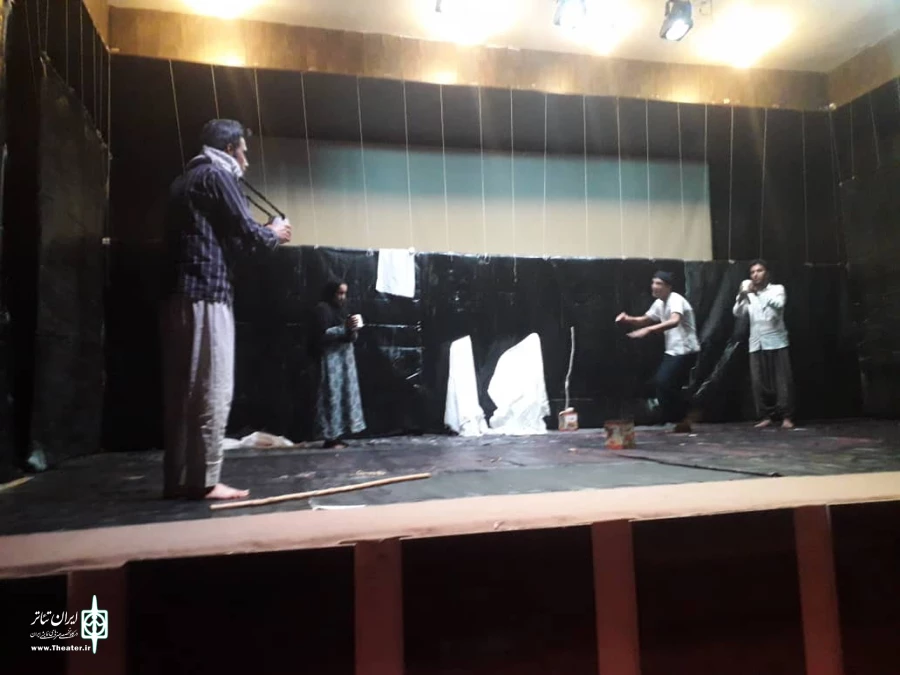 نمایش " مرده ها نمی میرند" در یاسوج به روی صحنه رفت 2