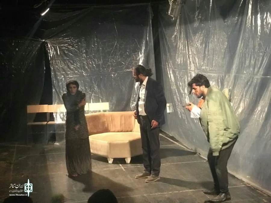 نمایش "خون نشسته بر مه" در پلاتو آبسالان به روی صحنه رفت 2