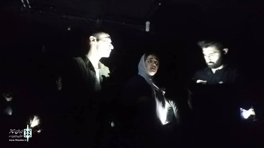 نمایش "تختخواب، دور تر‌ از آشپزخانه" به کار خود پایان داد. 5