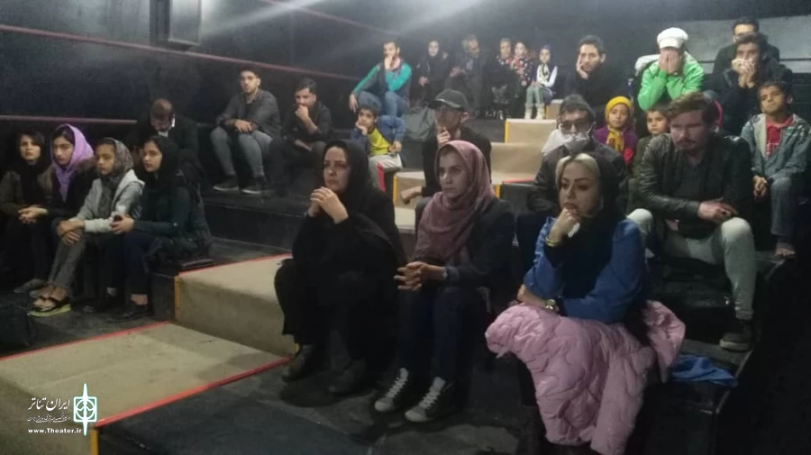 نمایش "تختخواب، دور تر‌ از آشپزخانه" به کار خود پایان داد. 2