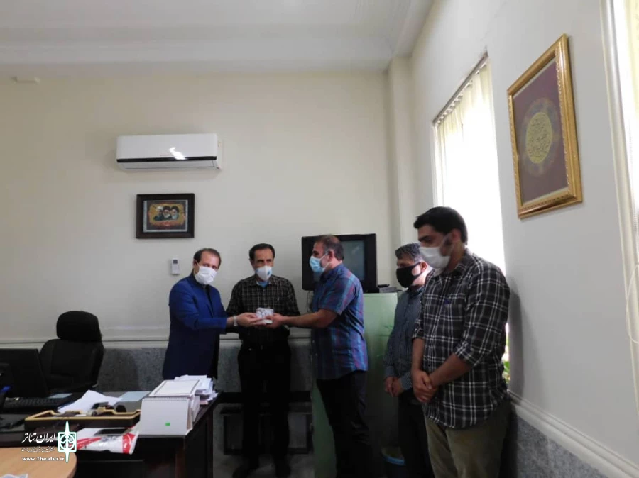 تجلیل از فعالان عرصه تئاتر دفاع مقدس درشهرستان دنا  4