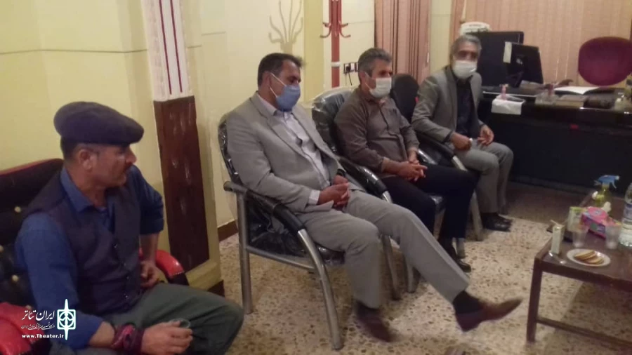 نشست هم اندیشی هنرمندان تئاتر در شهرستان چرام برگزار شد 5