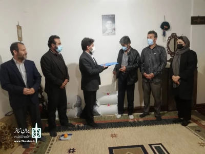 انجمن هنرهای نمایشی خبر داد

تجلیل از خانواده هنرمند 