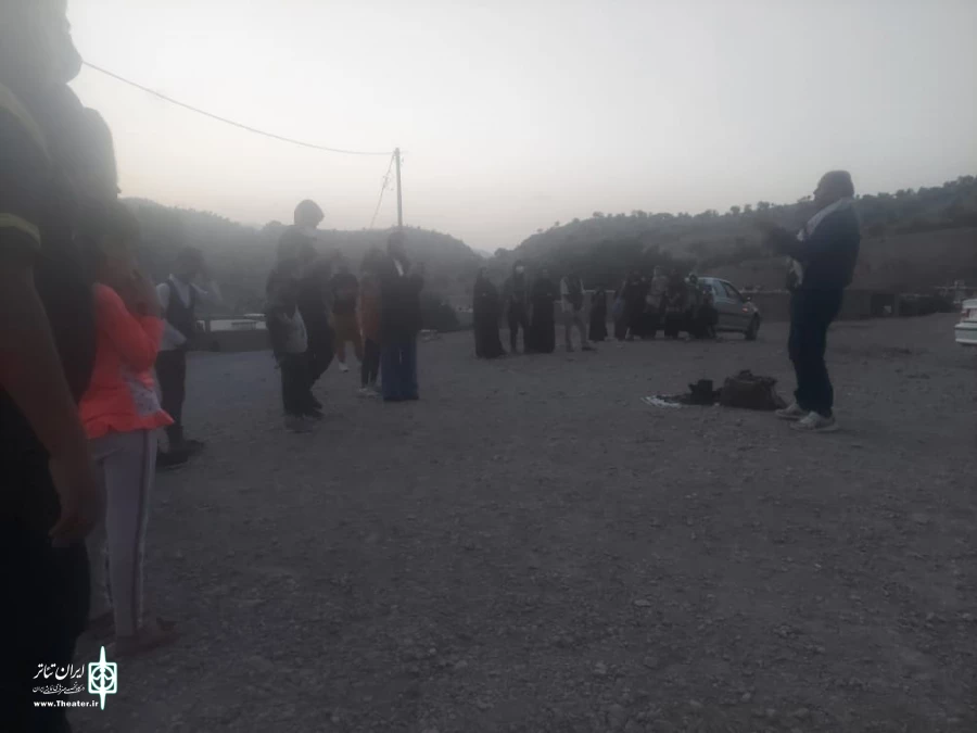 بمناسبت آزادسازی خرمشهر نمایش "فریاد مجنون" در پاتاوه به روی صحنه رفت 5