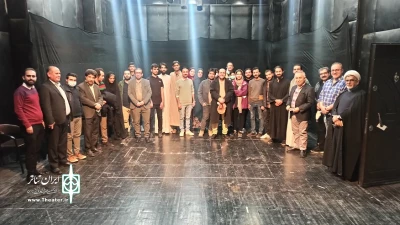 ساعت یک بامداد  با حضور دبیر جشنواره فجر

نمایش 