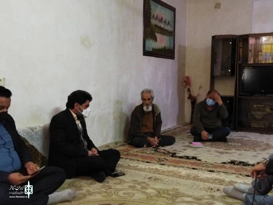دیدار مدیرکل فرهنگ و ارشاد اسلامی استان کهگیلویه و بویراحمد با هنرمند پیشکسوت تئاتر استان 3