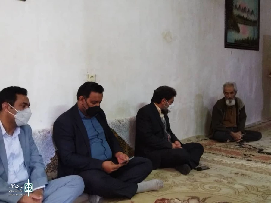 دیدار مدیرکل فرهنگ و ارشاد اسلامی استان کهگیلویه و بویراحمد با هنرمند پیشکسوت تئاتر استان 7