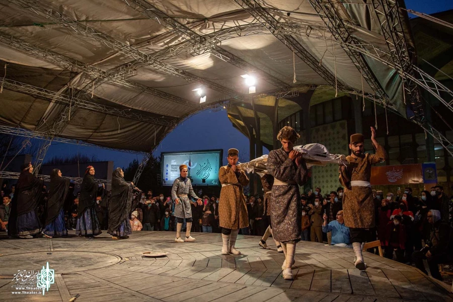 اجرای نمایش "خان طلا" از شهرستان بهمئی در جشنواره تئاتر فجر 2