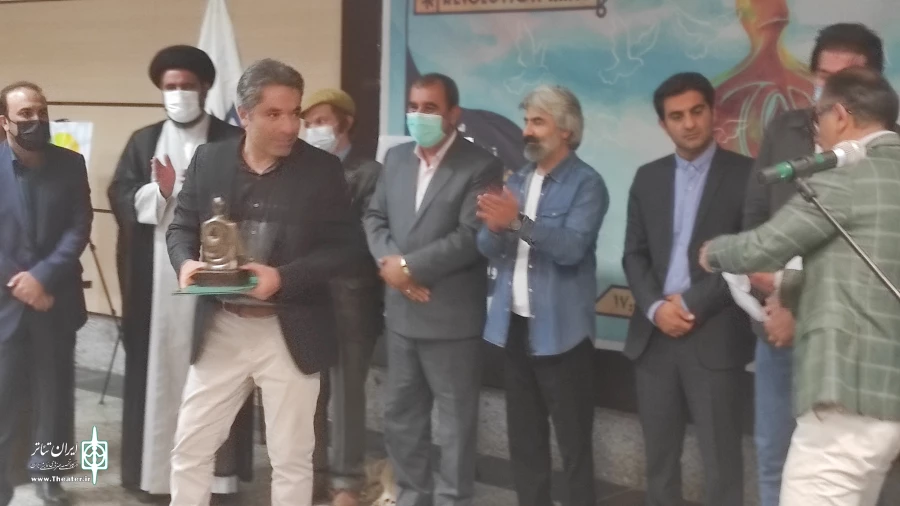 محمد سلیمی راد به عنوان هنرمند سال ۱۴۰۰ استان کهگیلویه و بویراحمد انتخاب شد. 6