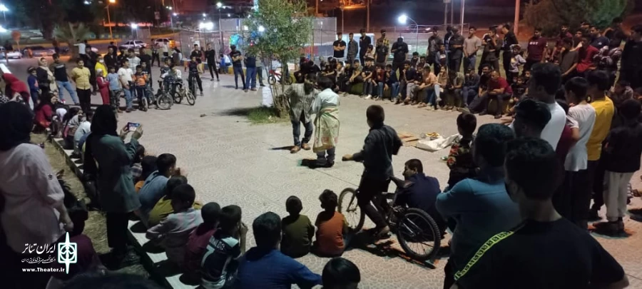 اجرای عمومی نمایش خیابانی "بی خانه مان" به کارگردانی یاسر خالقی در لنده  2