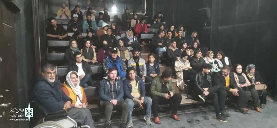 نمایش "مرگ اومد در زد کسی نبود رفت" در یاسوج به روی صحنه رفت 4