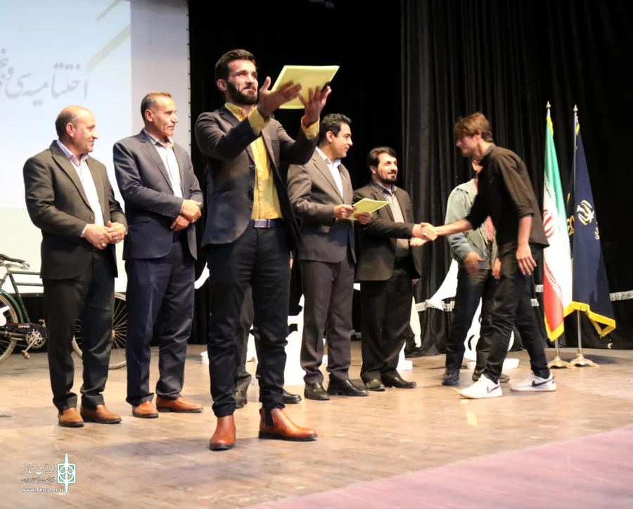 برگزیدگان سی و پنجمین جشنواره تئاتر کهگیلویه و بویراحمد معرفی شدند 7