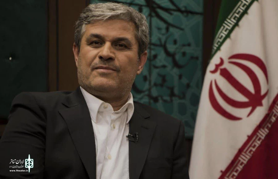دکتر غلامرضا تاج گردون در پیامی روز ملی هنرهای نمایشی را تبریک گفت:  ِلزوم وجود سازمانی پر قوام وبا دوام در پرداختن به امور تئاتر و تئاتری ها.  2