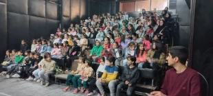 استقبال کودکان از نمایش شاد و موزیکال «جنگل مهربان» در یاسوج  10