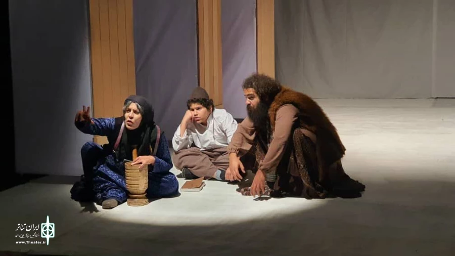 اجرای عمومی نمایش واگویه زنی در باد در گچساران  4