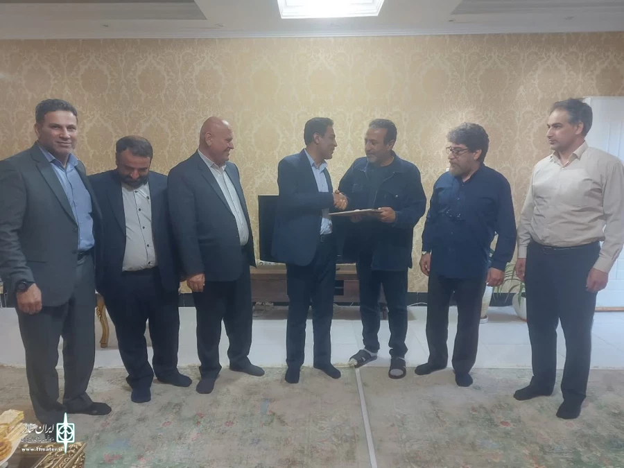 تجلیل از امیرحسین نوروزی، هنرمند پیشکسوت تئاتر در گچساران 4