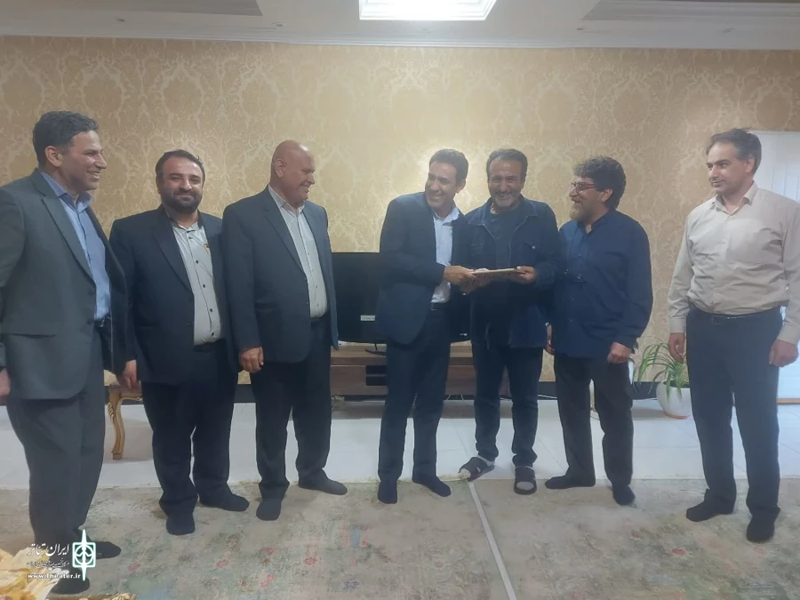 تجلیل از امیرحسین نوروزی، هنرمند پیشکسوت تئاتر در گچساران 5